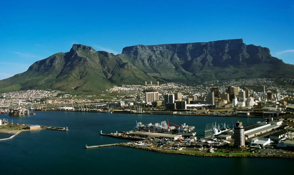 Top 10 Must-Visit Tourist Attractions in Cape Town