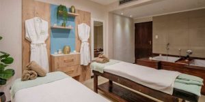 Fleur De Lis Spa | Enjoy a Deluxe Couples Package at Royal Hotel