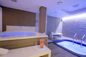 La Vita Spa |  Summer Ambience 2.5 hour package + meals and drinks for 2 people