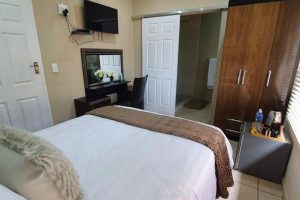 RRT Retreat Oasis Alberton | One Night Stay with Breakfast and Massage for 2 Weekend