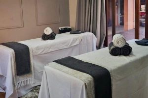 Vee Fab Beauty and Spa | 90 Minute Pamper Massage Package For 1