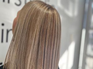 Hairstudio Rondebosch | Kerastase Gloss Treatment Special For 1 Incl A Drink and Light Snack