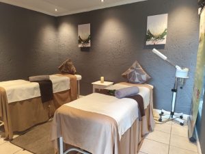 Top Notch Wellness Spa | The Ultimate Relaxation Package for One incl Cheese, Crackers and Juice