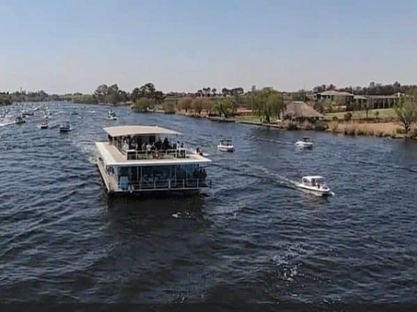 The View On Vaal Resort | A 1 Hr Cruise Incl Full Day Pass on The Resort for Braaing, Fishing, Swimming For 2